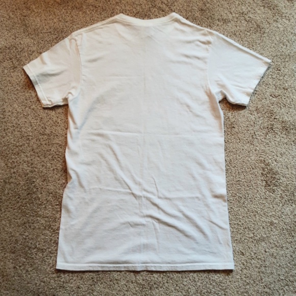 Christmas Cotton Graphic Tee Vegas "What Happens Under the Mistletoe..." Sz S - Picture 6 of 7